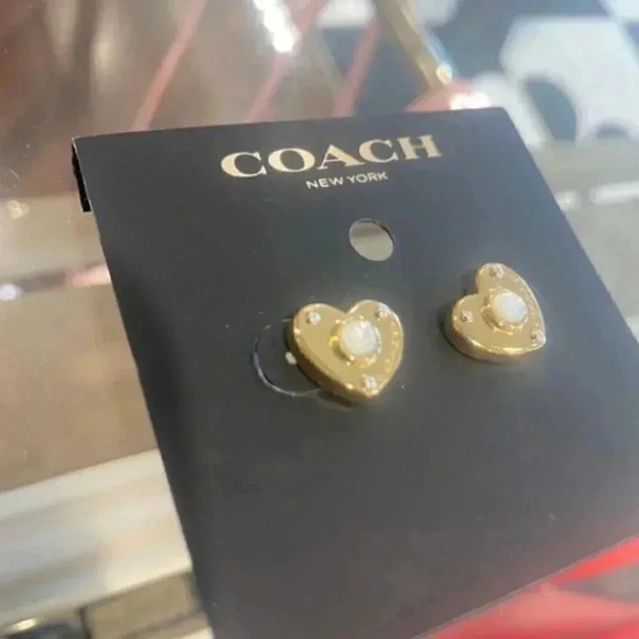 PEARL HEART PADLOCK STUD EARRINGS COACH - Picture 3 of 6